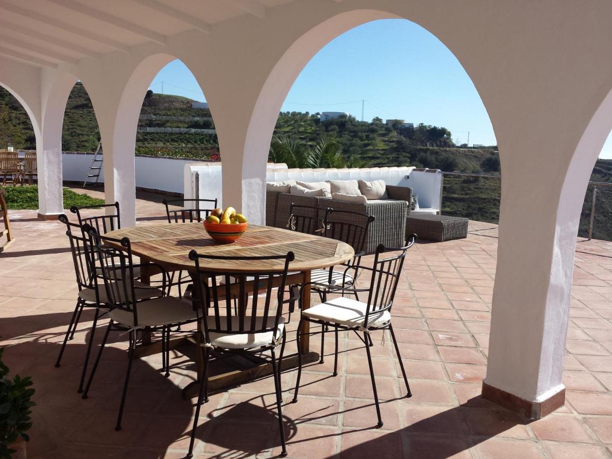 Villa Perla Blanca Sayalonga Eksteriør bilde