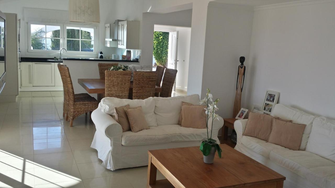 Villa Perla Blanca Sayalonga Eksteriør bilde