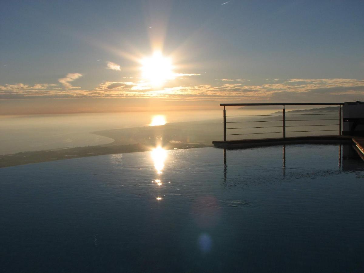 Villa Perla Blanca Sayalonga Eksteriør bilde