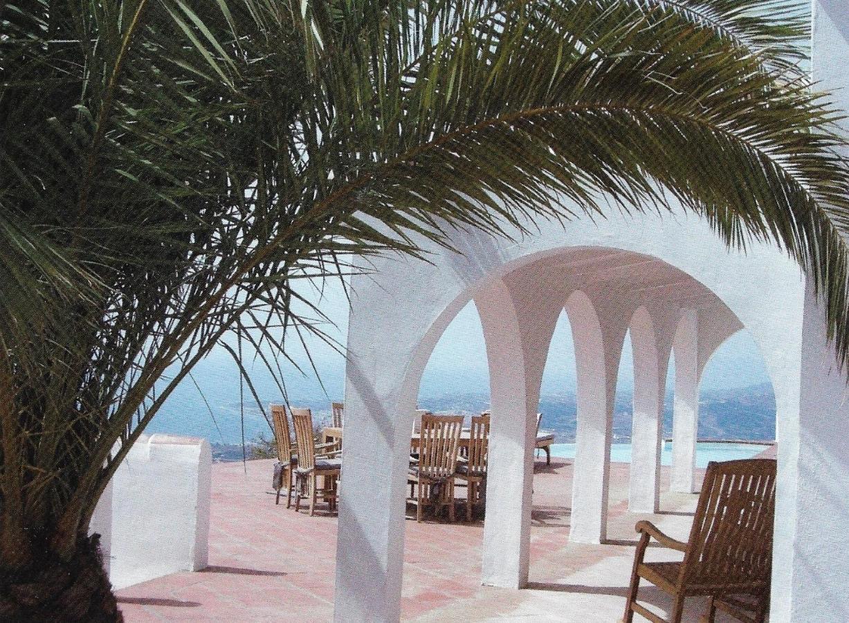 Villa Perla Blanca Sayalonga Eksteriør bilde