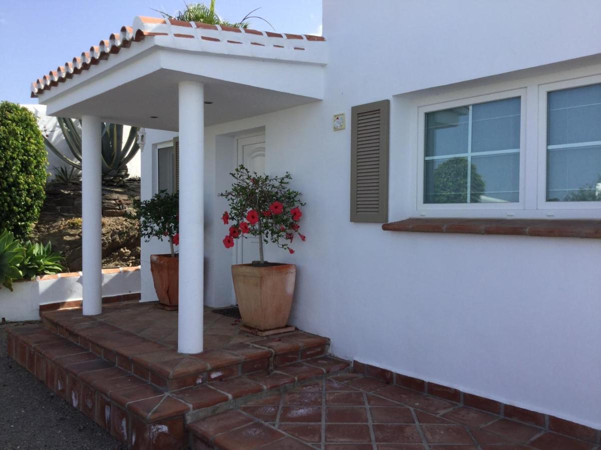 Villa Perla Blanca Sayalonga Eksteriør bilde